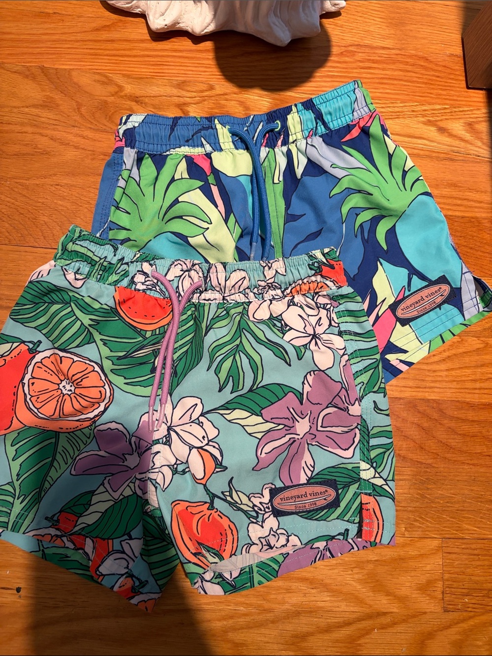 2x Vineyard Vines Tropical Floral Swim Shorts in Aqua, Blue & Green